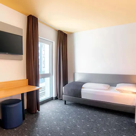 Stuttgart-bad Cannstatt מלון 3*